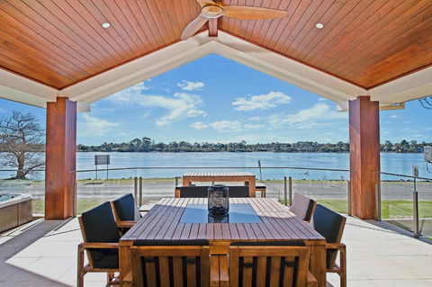 Ana Mandara Luxury Retreat - Accommodation Rockhampton 2