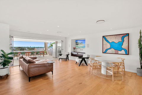 Anderson Street 22, Battery Hill - Accommodation Rockhampton 0