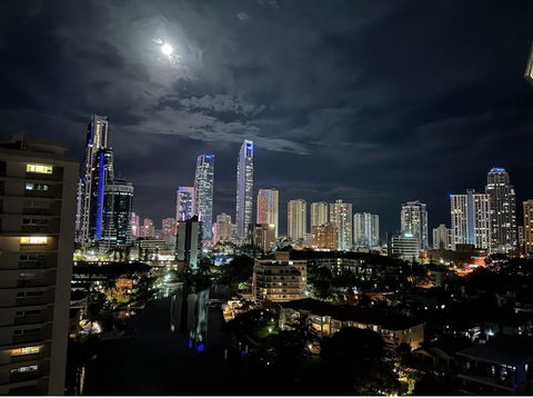 Amazing Views Surfers Paradise 2 Bedroom Unit Close To Everything - Accommodation Rockhampton 0