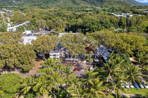 Alassio Absolute Beachfront 201 Palm Cove - Accommodation Rockhampton 4