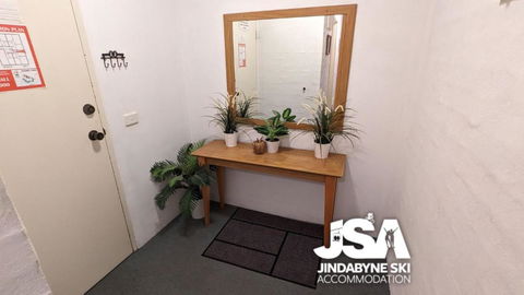 Alpine Mountain View Kirwan 9 - Accommodation Rockhampton 1