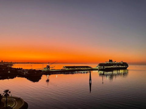 Amzing Ocean View Spacious Three Bedrooms Apartment Port Melbourne - Accommodation Rockhampton 2