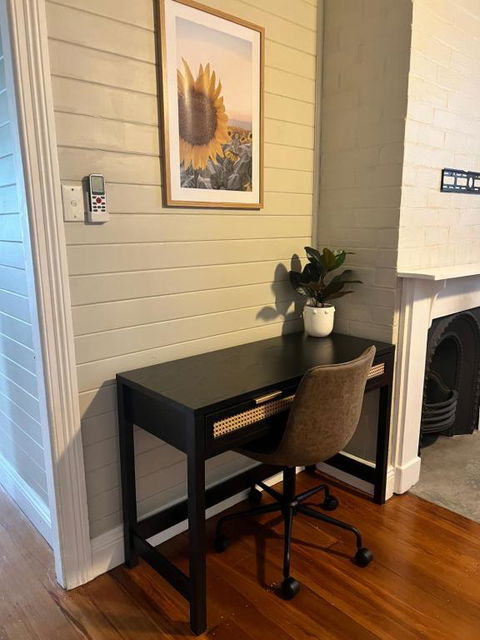 Antique Retreat - Accommodation Rockhampton 2