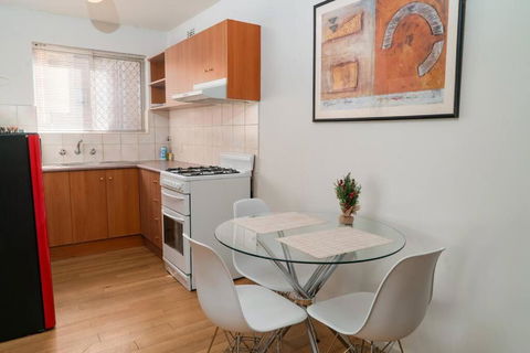 Apartment 1 Burswood - Accommodation Rockhampton 3