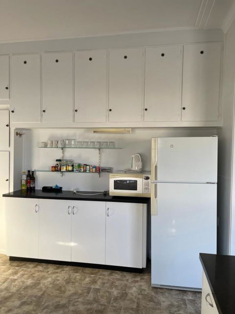 Apartment 1 On Oxide - Accommodation Rockhampton 4