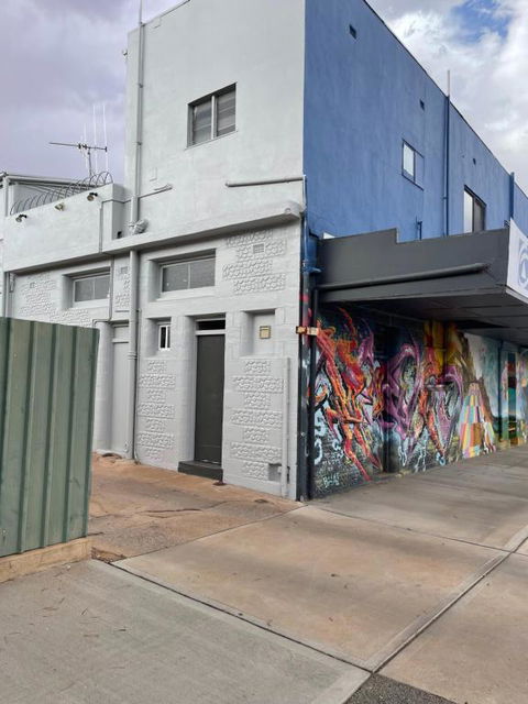 Apartment 1 On Oxide - Accommodation Rockhampton 2