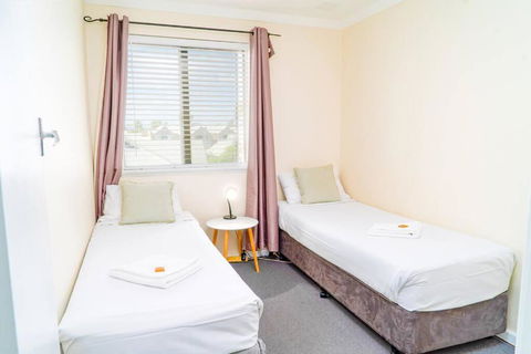 Apartment 12 - Accommodation Rockhampton 4