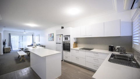 Apartment 27 - The Meridian - Accommodation Rockhampton 0
