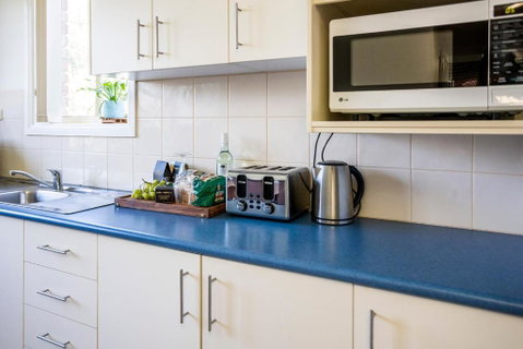 Apartment Bali Style With Pool And Fire Pits - Accommodation Rockhampton 4