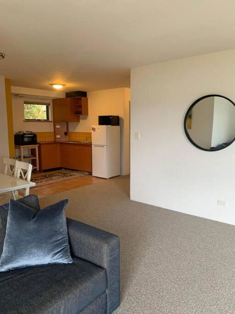 Apartment Minutes To Lake - Accommodation Rockhampton 4