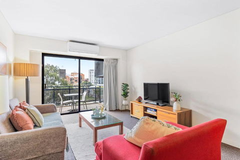 Apartment With City Views In East Perth - Accommodation Rockhampton 0