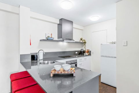 Apartment With City Views In East Perth - Accommodation Rockhampton 3