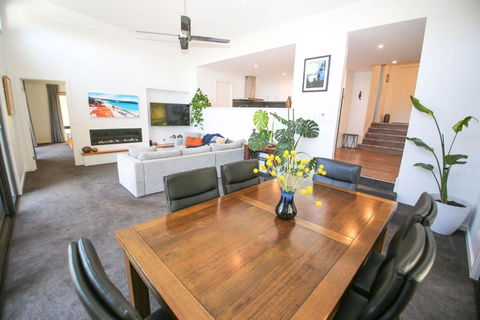 Apex Villa - Accommodation Rockhampton 4