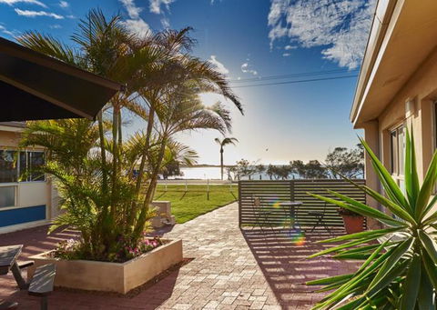 API Pelican Beach Front Apartments Kalbarri - Accommodation Rockhampton 0