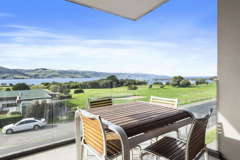 Apollo Blue 12 - Accommodation Rockhampton 0