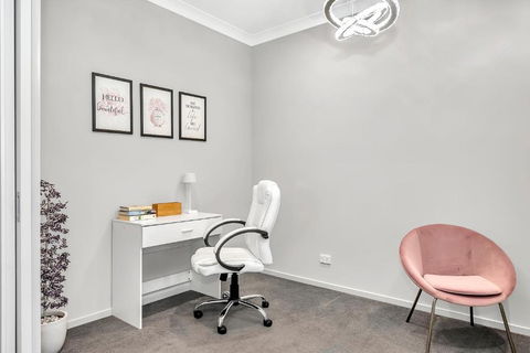 Aqua Place - Family Comfort Meets Coastal Charm - Accommodation Rockhampton 4