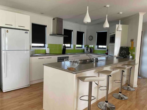 AquaChill On The Bay - Accommodation Rockhampton 2