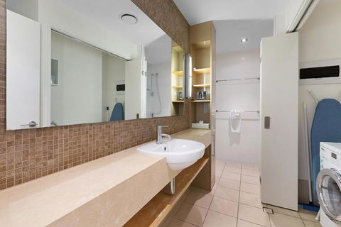 AquaView Boathouse Airlie Beach - Accommodation Rockhampton 4