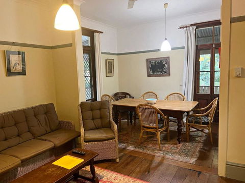 Arakoon House 4 - Bring Your Own Linen - Accommodation Rockhampton 4