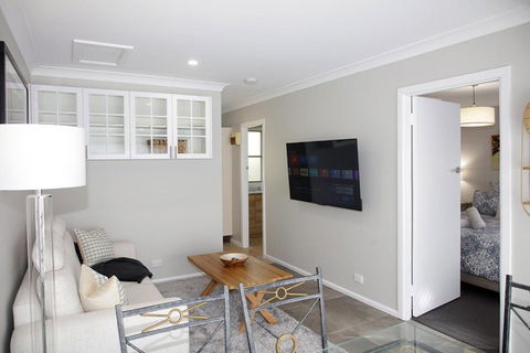 Armidale Cottage - All You Need On Taylor - Accommodation Rockhampton 2
