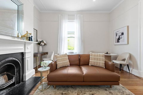 Art Deco W Modern Twist 1Bed 1Bath 1Car New Farm - Accommodation Rockhampton 4