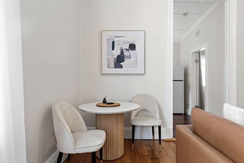 Art Deco W Modern Twist 1Bed 1Bath 1Car New Farm - Accommodation Rockhampton 1