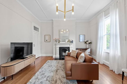 Art Deco W Modern Twist 1Bed 1Bath 1Car New Farm - Accommodation Rockhampton 2