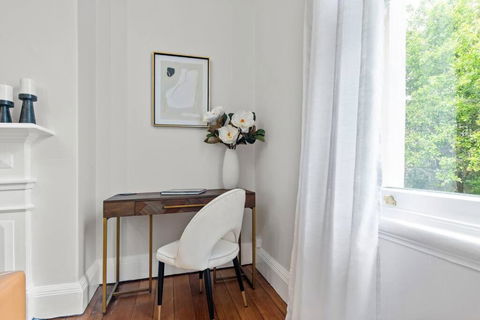 Art Deco W Modern Twist 1Bed 1Bath 1Car New Farm - Accommodation Rockhampton 3