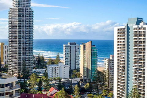 Artique 2 Bedroom Apartment Close To The Beach - CoastHM - Accommodation Rockhampton 1