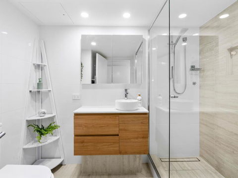 Artique - Hosted By Coastal Letting - Accommodation Rockhampton 2