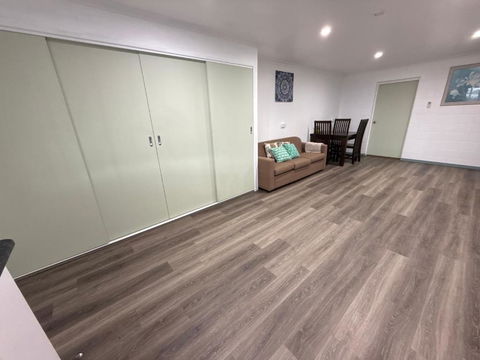 Ascot Studio Home Feel Place - Accommodation Rockhampton 0
