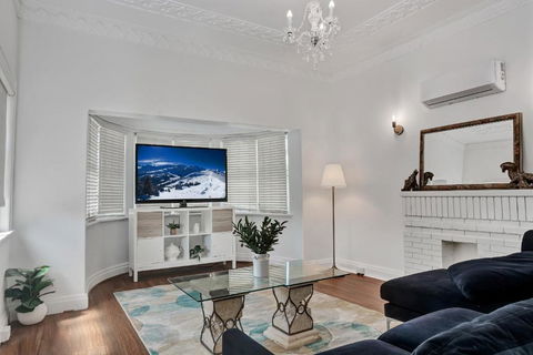 Ashgrove Home - Accommodation Rockhampton 1