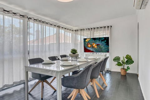 Ashgrove Home - Accommodation Rockhampton 0