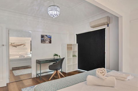 Ashgrove Home - Accommodation Rockhampton 4