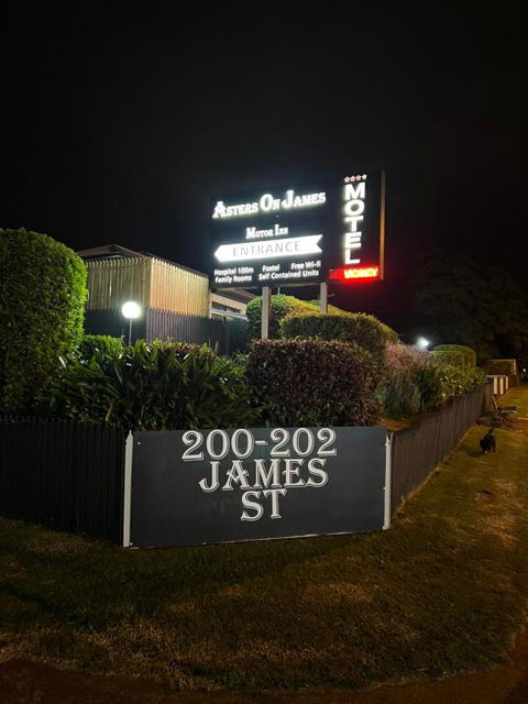 Asters On James Motor Inn - Accommodation Rockhampton 0