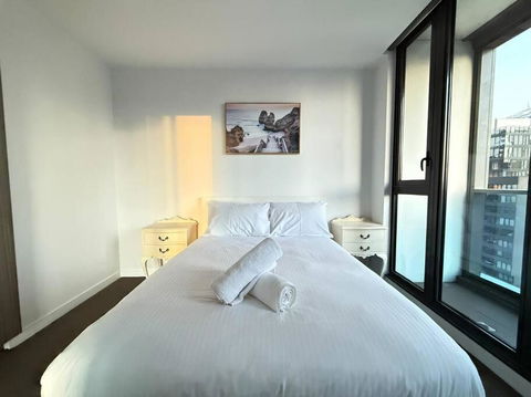 Astonishing 2B2B UpperWestSide Residence Opposite Southern Cross Station - Accommodation Rockhampton 3