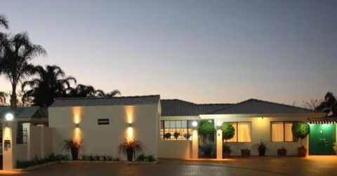 Astoria Retreat Bed & Breakfast - Accommodation Rockhampton 0