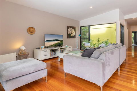 At Lizzie - Accommodation Rockhampton 2