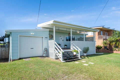 At The Beach Brooms Head-LJHooker Yamba - Accommodation Rockhampton 0