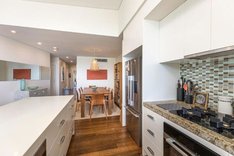 At Waves Penthouse Unit15 - Accommodation Rockhampton 3