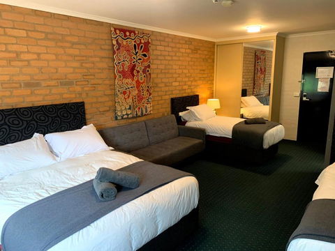 Attunga Alpine Lodge & Apartments - Accommodation Rockhampton 3