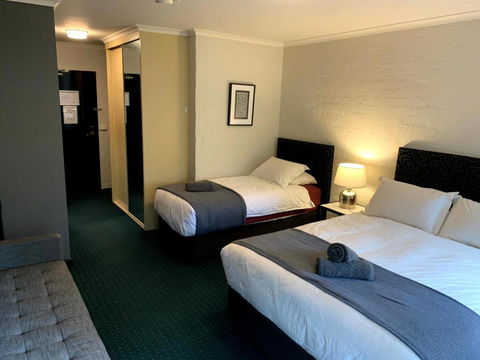 Attunga Alpine Lodge & Apartments - Accommodation Rockhampton 2