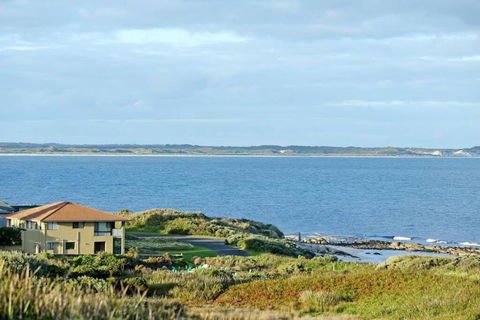 Augusta Beachfront - Watch The Whales Go By - Accommodation Rockhampton 0
