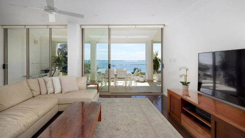 Aura 2 Apartment With Spectacular Views - Accommodation Rockhampton 4