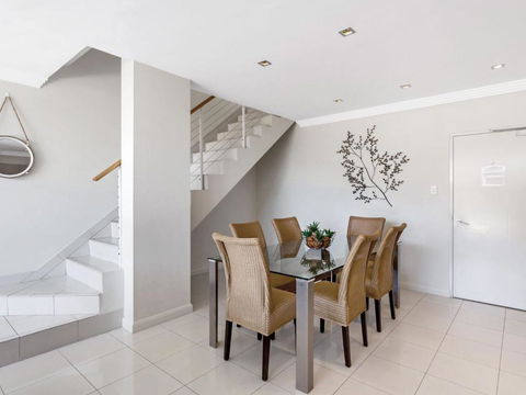 Aura Apartments Unit 13 59 Shoal Bay Road - Accommodation Rockhampton 3