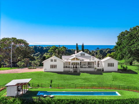 Aurora House - Accommodation Rockhampton 0