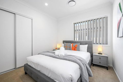 Austral Mordern House 10ppl - Accommodation Rockhampton 4