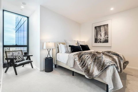 Australia 108 Skyhigh Luxury With Sweeping Views - Accommodation Rockhampton 0