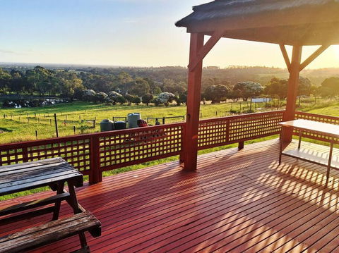 Auyea Farm 3BR Entire House - 7 Mins To Gumbuya World - Accommodation Rockhampton 0
