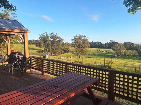Auyea Farm 3BR Entire House - 7 Mins To Gumbuya World - Accommodation Rockhampton 4